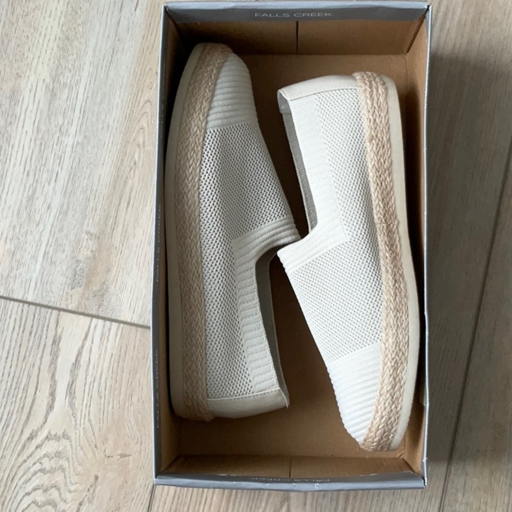 NIB Falls Creek Erin Knit Shoe in Natural Size 11 Comfy Casual Coastal Grandma